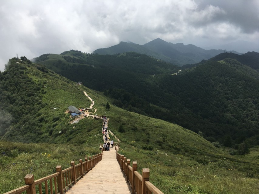 宿在驼梁，感受一种无忧的生活/郝贵云