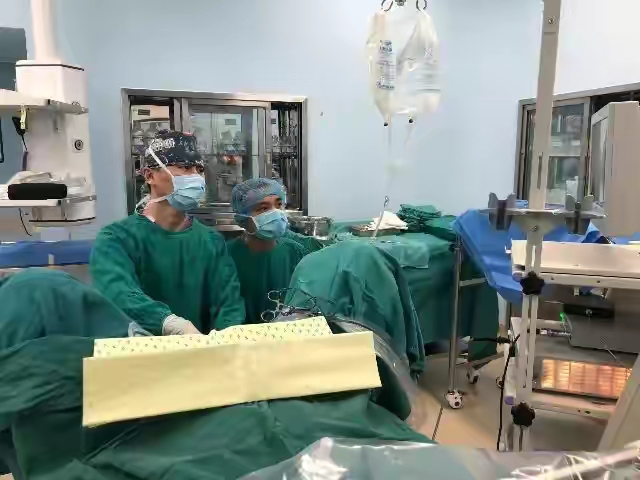 晚上频繁起夜但尿又不多又痛,晚上老是起夜但是尿不多