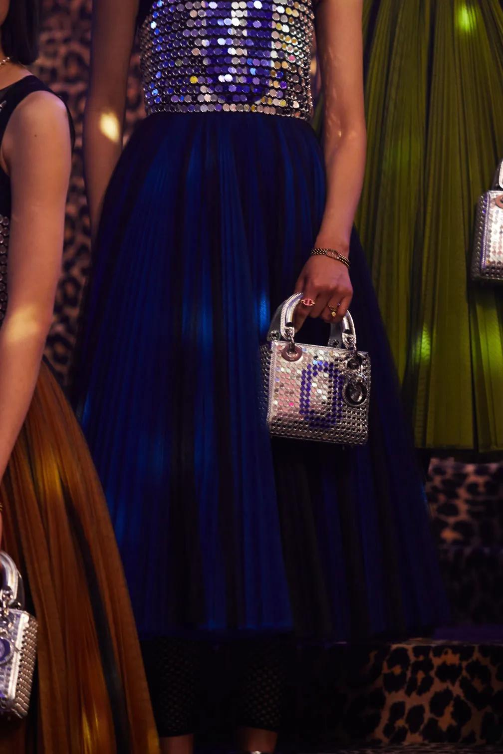 迪奥dior2020走秀冬季款运动鞋,dior2012春夏走秀视频完整版