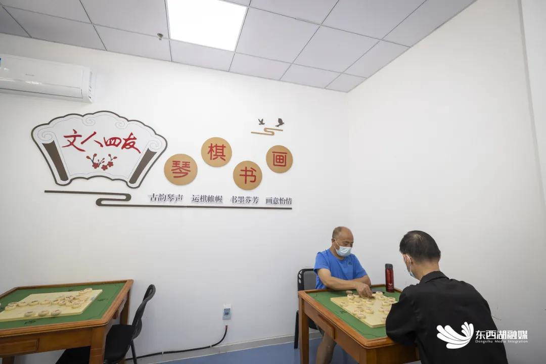 升级开放!长青街的老人,乐呵呵!