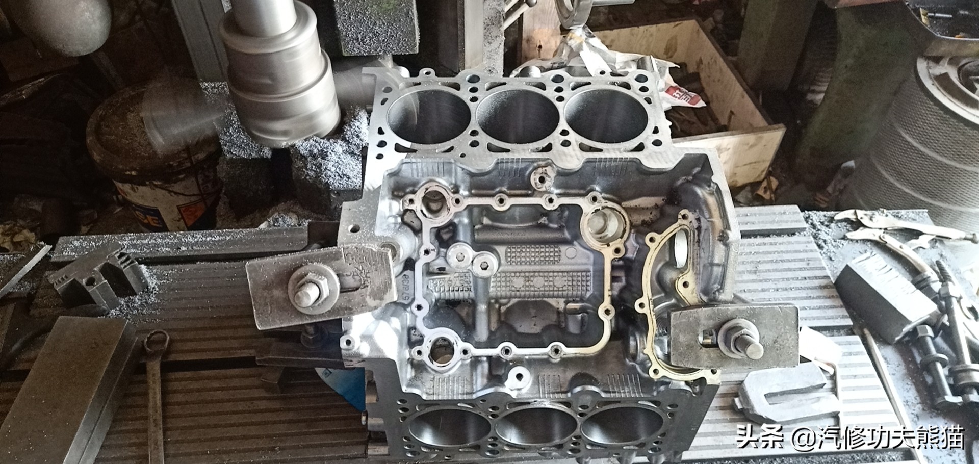 奥迪a8l烧机油严重有什么征兆,奥迪a8l烧机油现象普遍吗