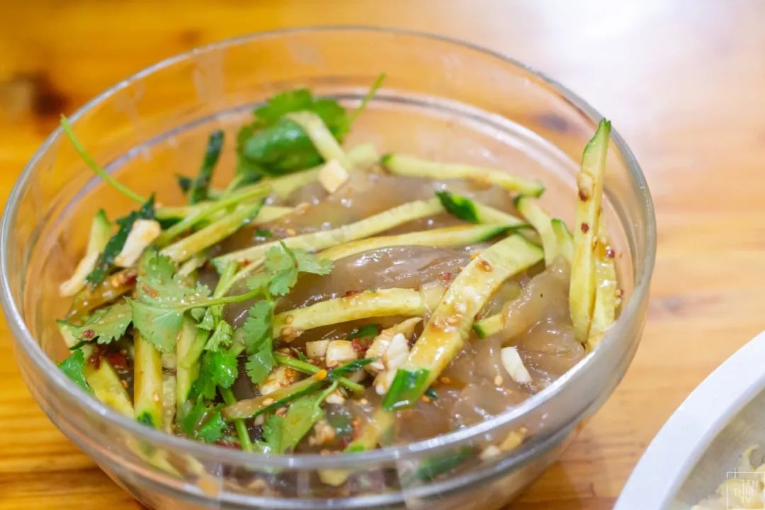 降温了吃点热乎的御寒,降温武汉