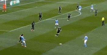 曼城5:1狼斯特林错失机会,复盘曼城1:2曼联