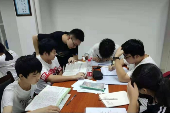 所有培训机构的辅导老师都是坑吗,在培训机构的老师现在怎么样了