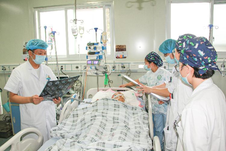 合川区中医院周长元:冲锋在前,做生命的守护者