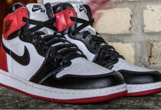 PIKI说鞋：除了AJ1黑红禁穿以外，它们的由来你知道吗？