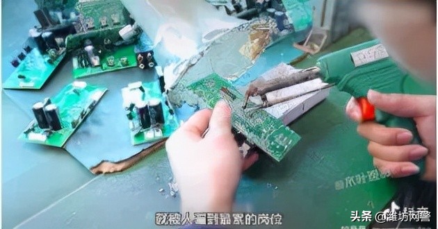 东莞工厂流水线最扎心的一幕,电子厂扎心视频