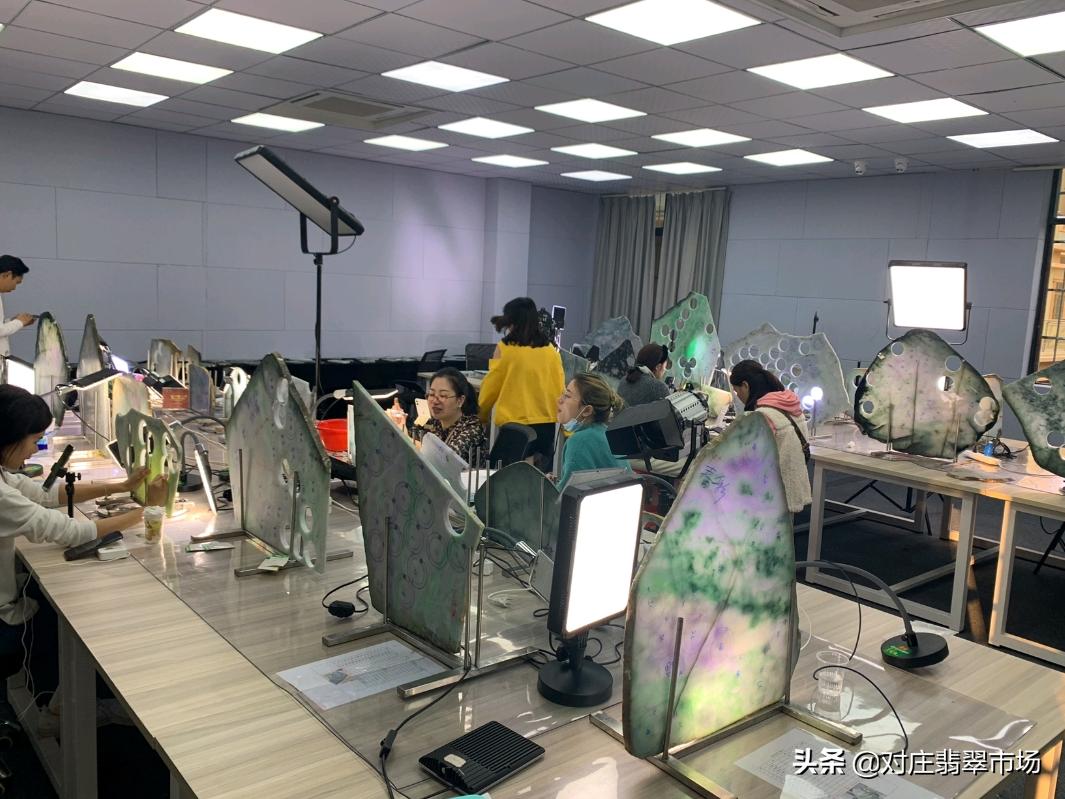 翡翠手镯板料出售,板料定制翡翠手镯