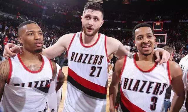 利拉德3年5000万续约独行侠,利拉德不是发过誓不离开波特兰吗