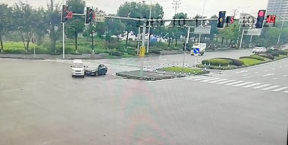 驾考科目三突发情况处理,考科三遇到突发情况