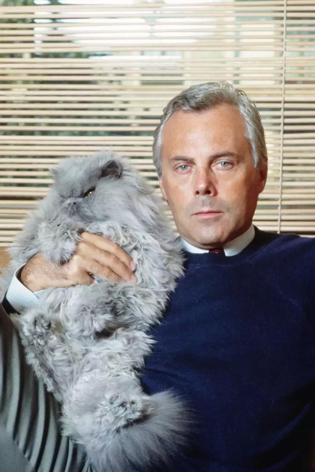 乔治阿玛尼设计师设计风格,被娱乐圈耽误的设计师