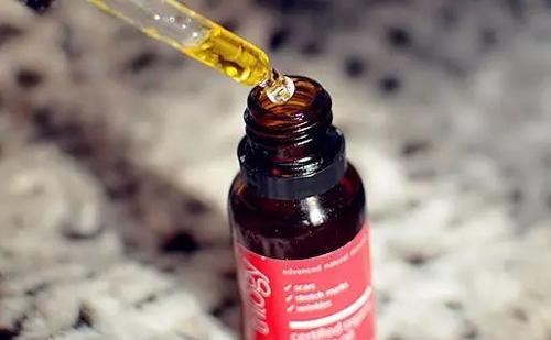 玫瑰果油怎么用在面霜里,玫瑰果油怎么用脸上效果好