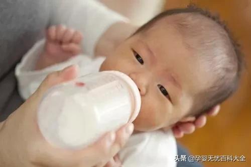 婴儿吃奶量少次数频繁,0-3个月内宝宝吃奶量和间隔时间表