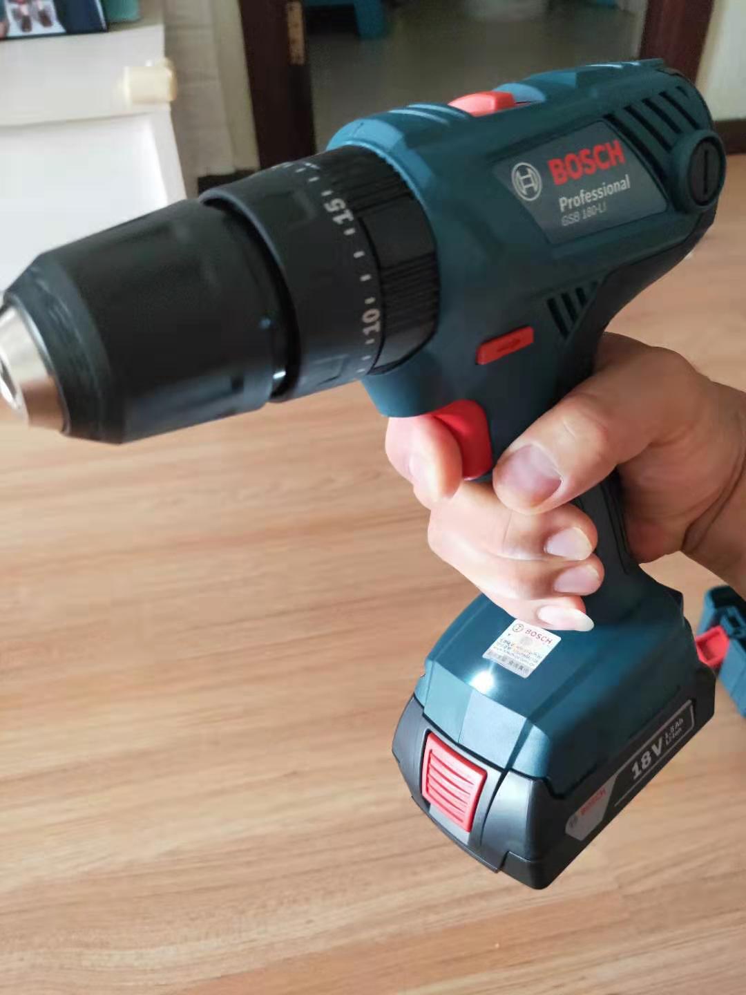 博世无线锂电钻，小小一钻在手，解决多种需求
