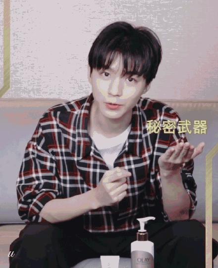 化妆品里的“尿素”究竟是什么?到底恶不恶心?能不能往脸上擦?