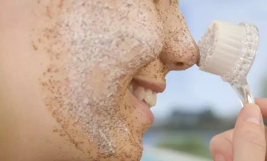 毛孔粗大油腻如何改善,毛孔粗大改善方法控油遮瑕