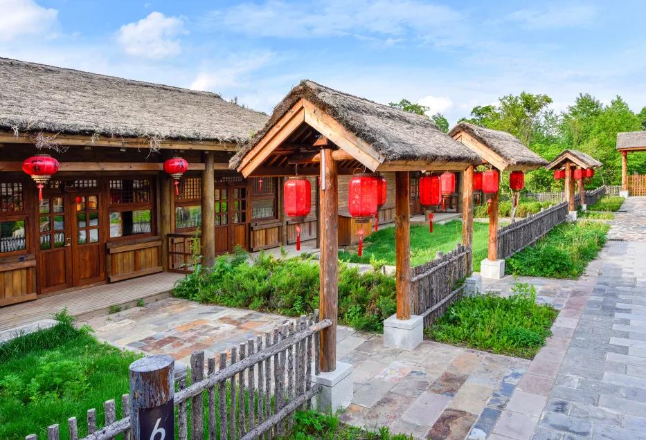 白山10月旅游攻略自助游线路,五一白山周边2-3天短途旅游