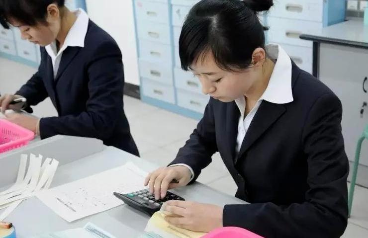 中国*草烟**有多好？年薪可高达18万，专科生也可上岗，你准备好了吗