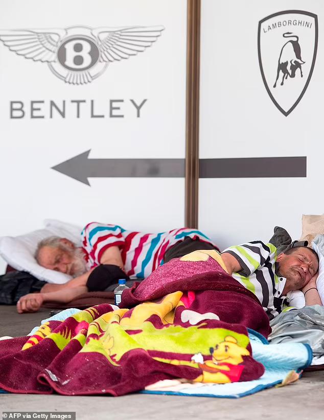 美国最富加州崩塌？大企业跑路，居民出逃，流浪汉占领城市