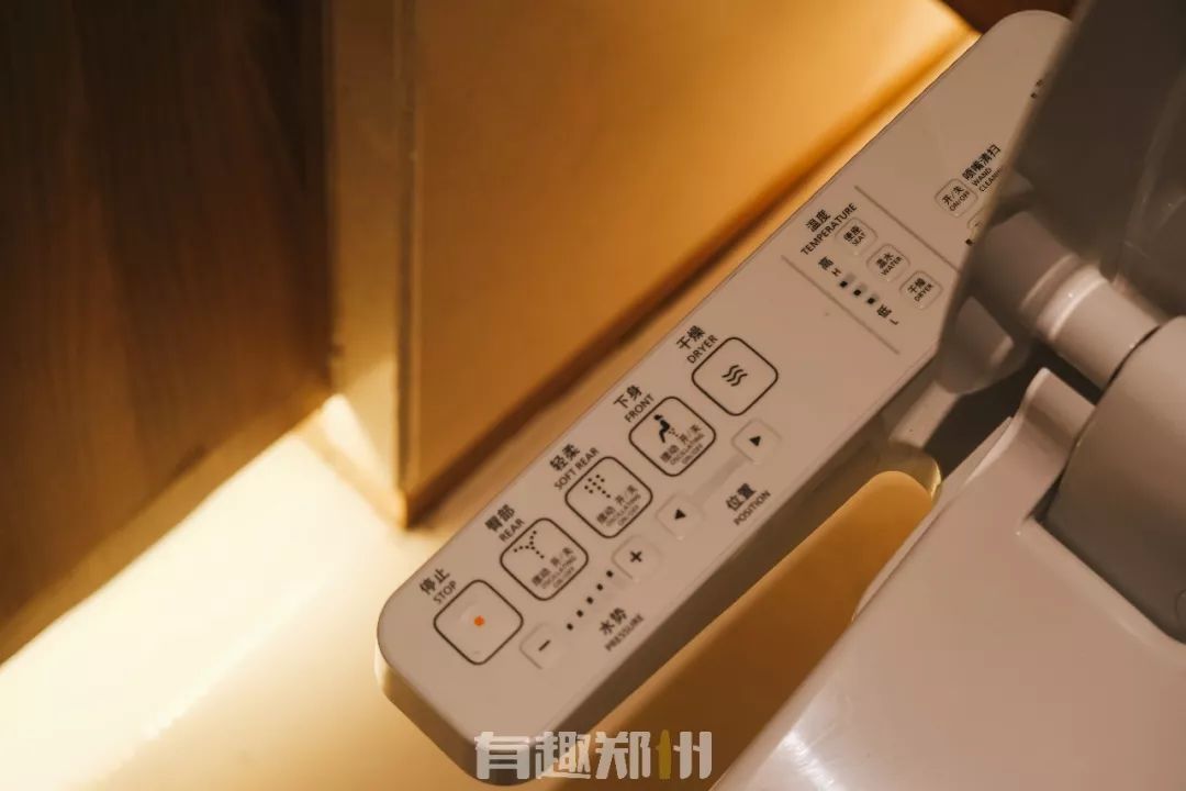 实地测评,周末被挤爆的郑州建业凯旋广场,到底有什么好逛的?