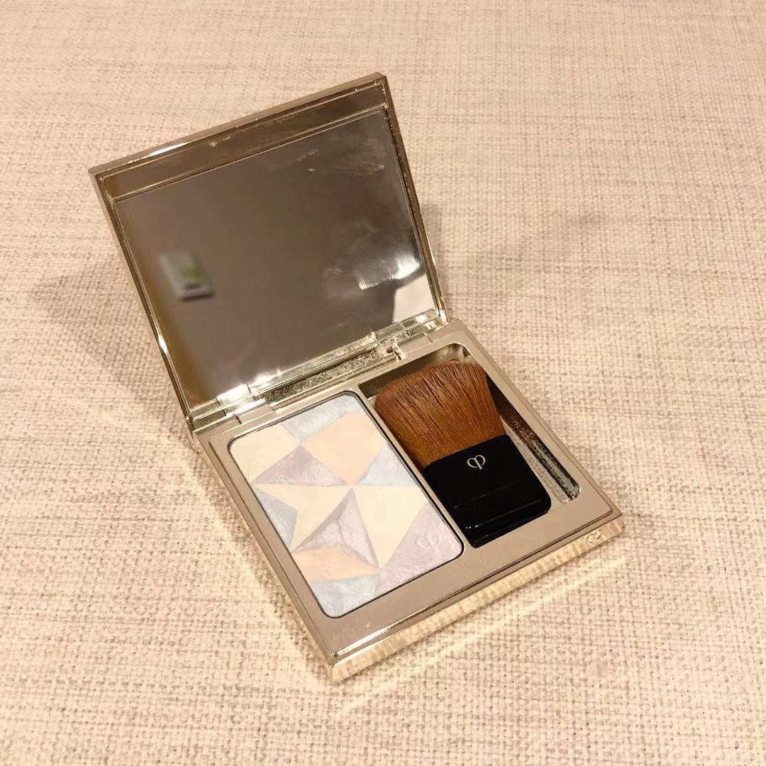 超越年度爱用,不挑肤质拯救熬夜通宵脸的彩妆单品