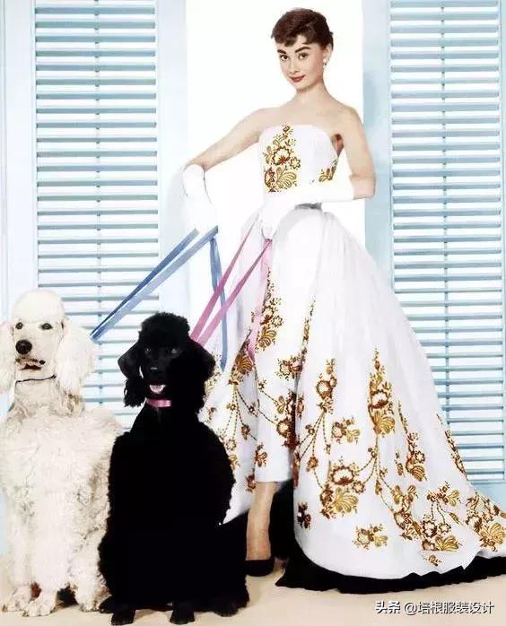 v开头奢侈女装品牌,中国十大女装品牌排行榜前十名