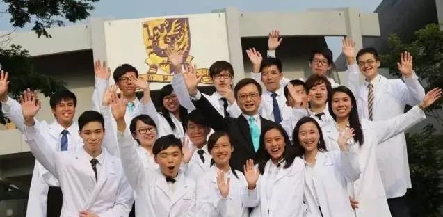 月入8万的香港医生,香港专科医生收入