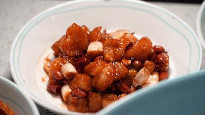 女生同行4.9折开吃！这家“网蓝”酸菜鱼店太“偏心”