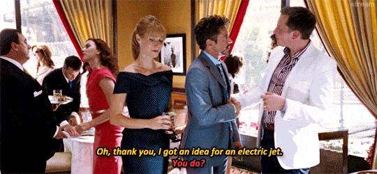 “失控特斯拉”背后富豪：身价千亿、逃兵役、泡女明星、有6个娃