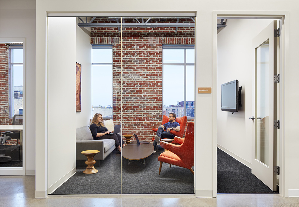 温暖工业风广告公司Fallon明尼阿波利斯办公设计欣赏