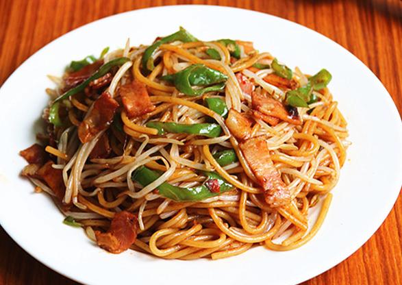 炒面怎么和面又筋道又好吃,饭店大厨教你炒面正确做法