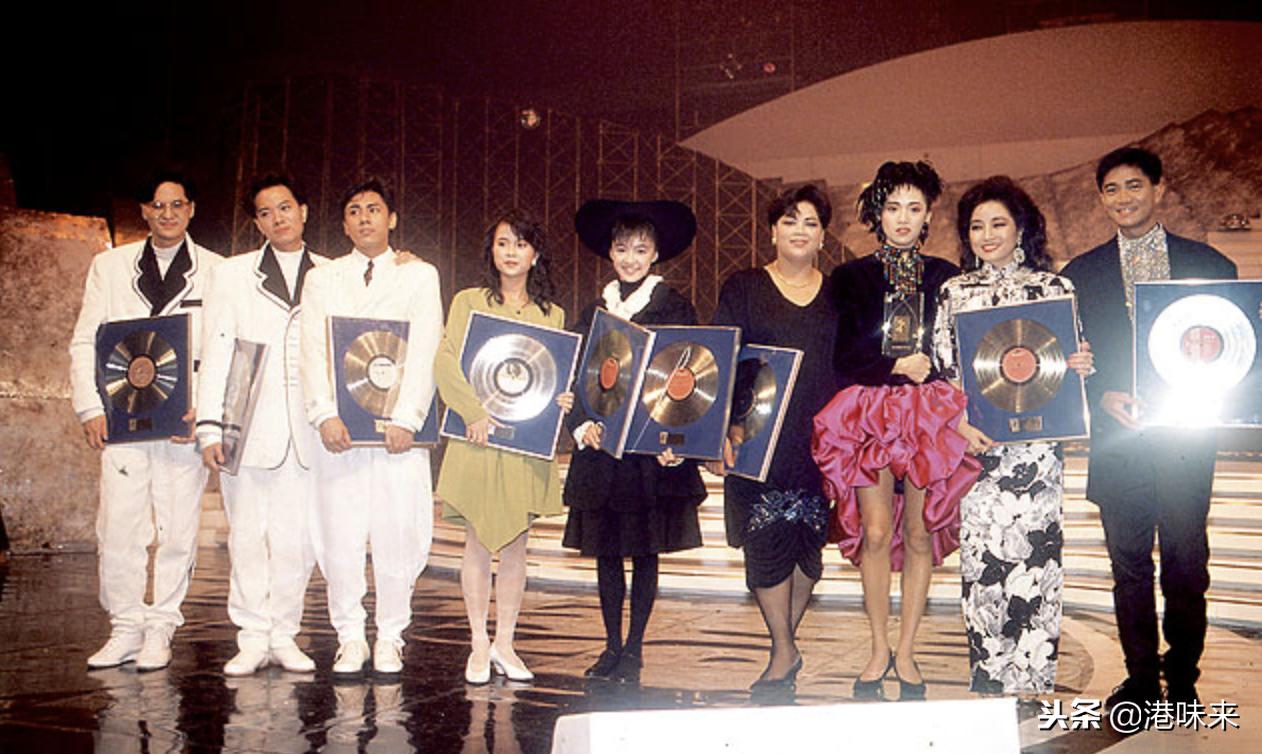 周润发在香港喜欢吃的零食,周润发吃蛋挞