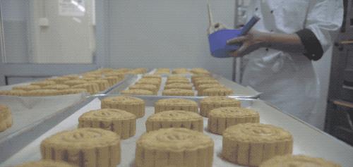 月饼生产线全过程所需机器,一体化月饼生产线操作