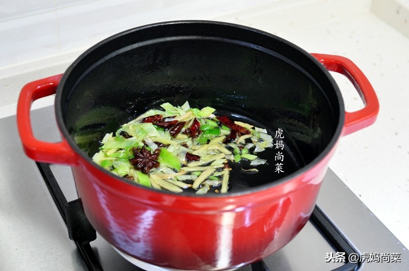 天冷了来一道番茄炖豆腐汤汁浓,冬天炖豆腐的家常做法