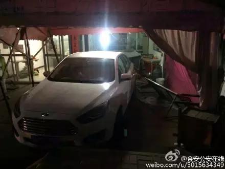 驾校疯狂转圈,驾校学车火爆场面