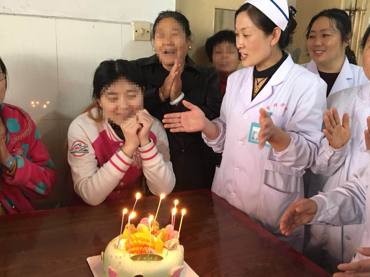 绮剧鐥呭尰闄㈢殑鐧借。澶╀娇,绮剧鐥呭尰闄㈢殑娓╂殩浼樼浜嬭抗