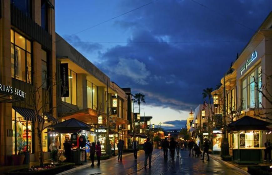 美国幽灵富人区,洛杉矶顶级富人区比弗利山庄