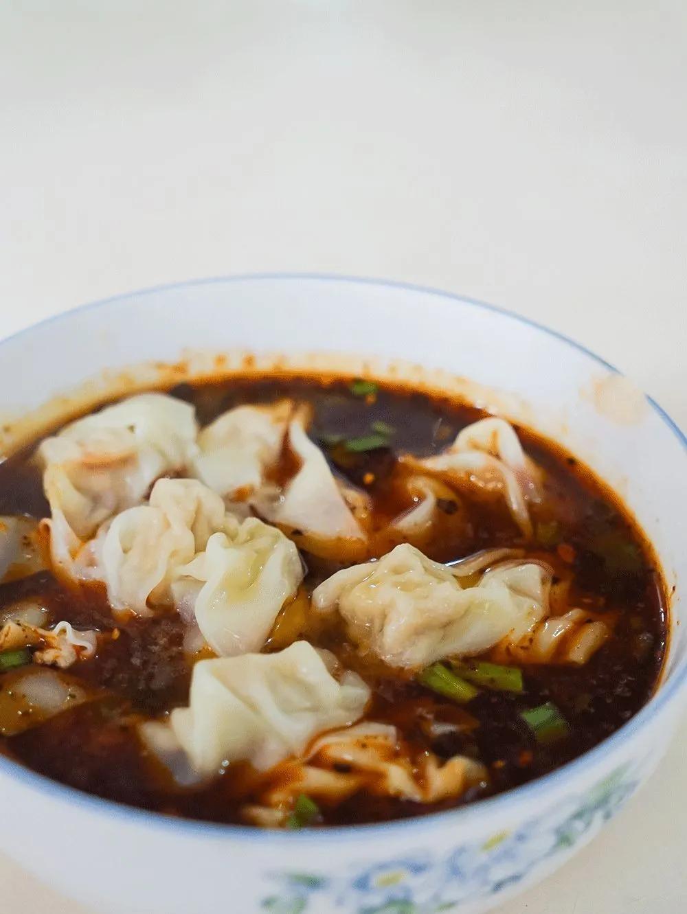 成都闹市区有家苍蝇馆子40平米,成都苍蝇馆子本地人推荐便宜好吃