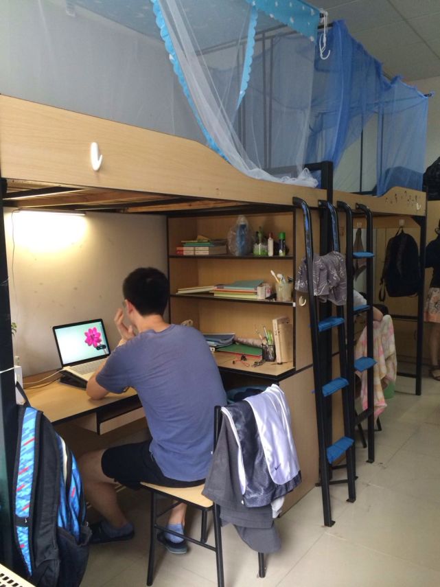 不同大学的宿舍对比,大学宿舍对比