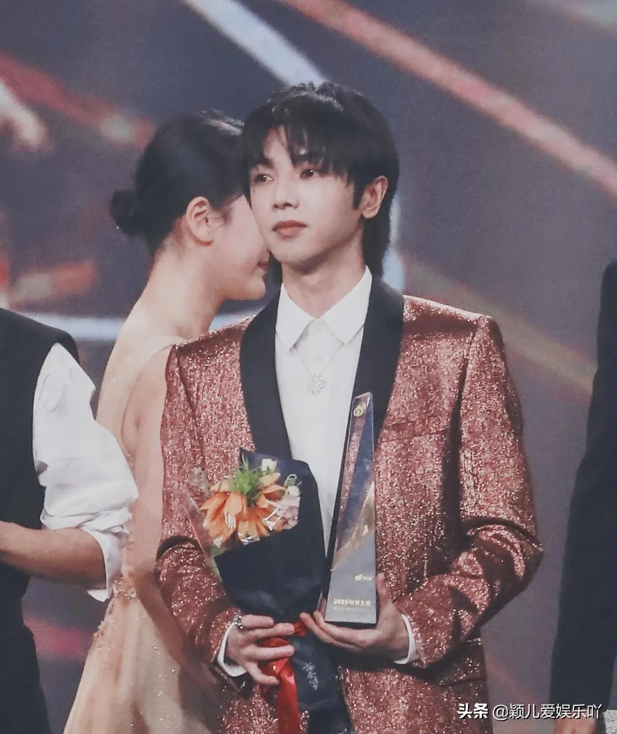 玫珂菲华晨宇直播,华晨宇玫珂菲品牌直播