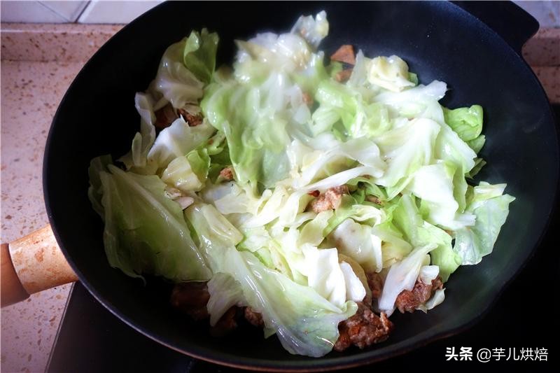 油渣倒掉还是炒菜好吃,油渣也别扔