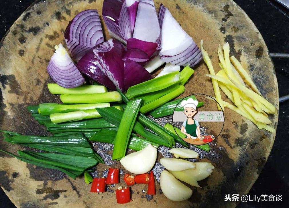 这锅菜多做给家人吃,天冷了这三样菜煮一锅软嫩鲜香