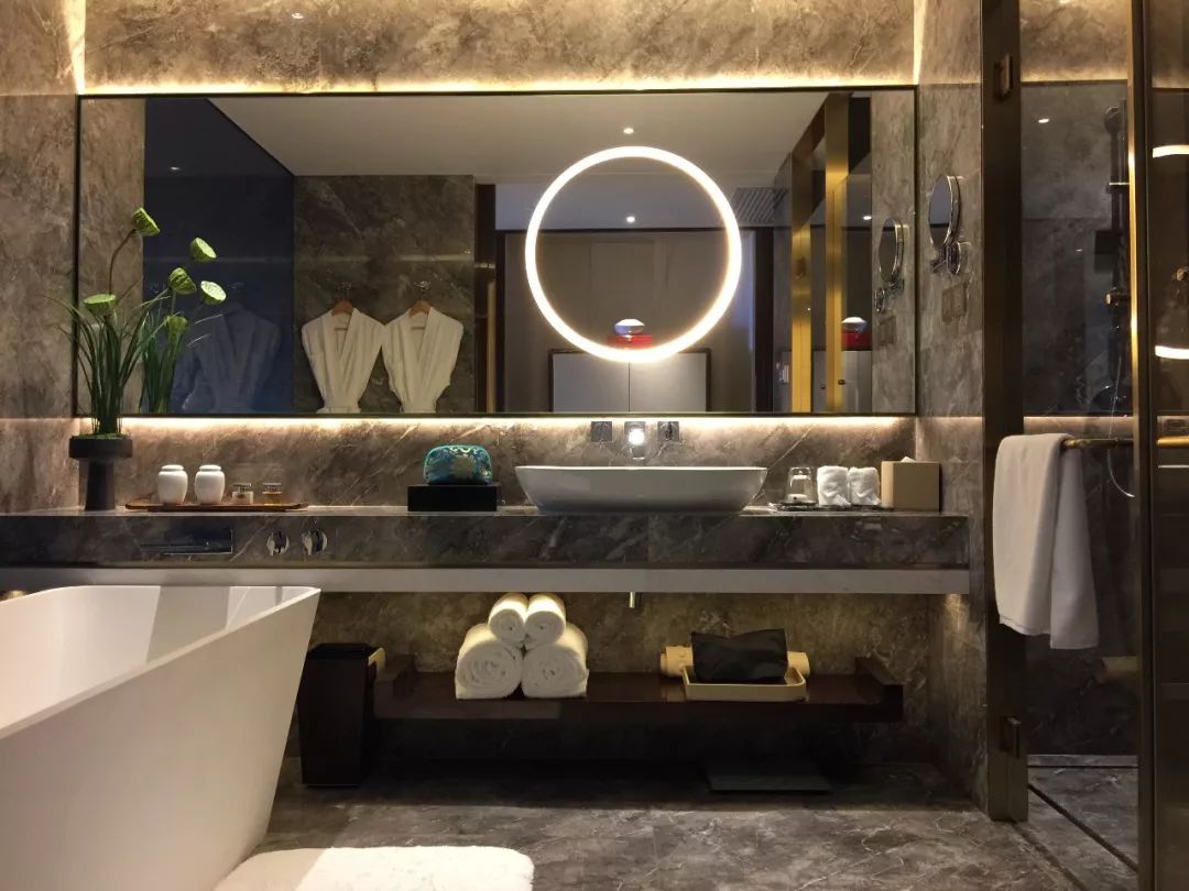 柳州桂柳路莲花山庄,柳州莲花山庄莲悦月饼