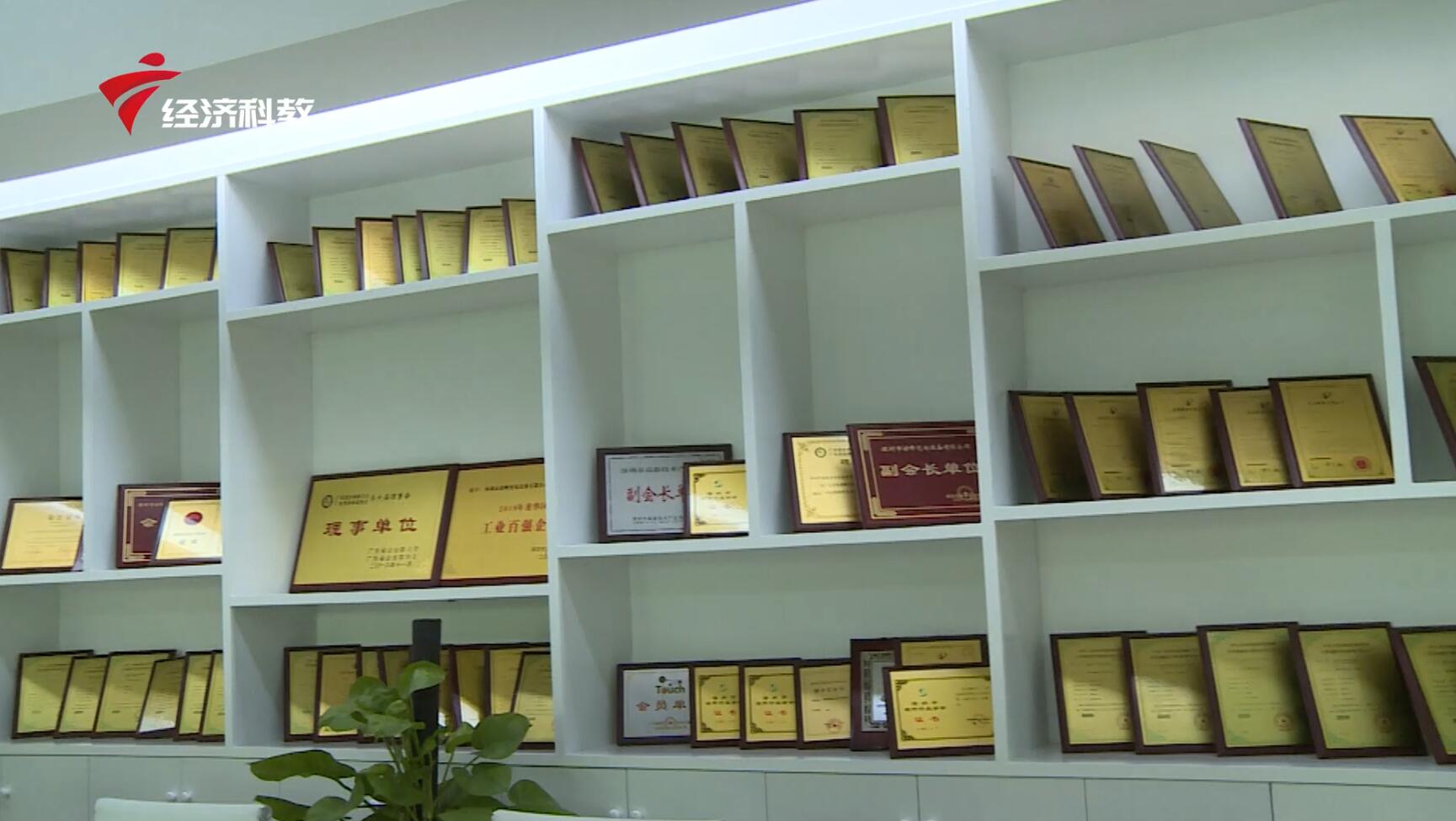 广东抗疫最新新闻发布会,广东新闻抗击疫情特别报道