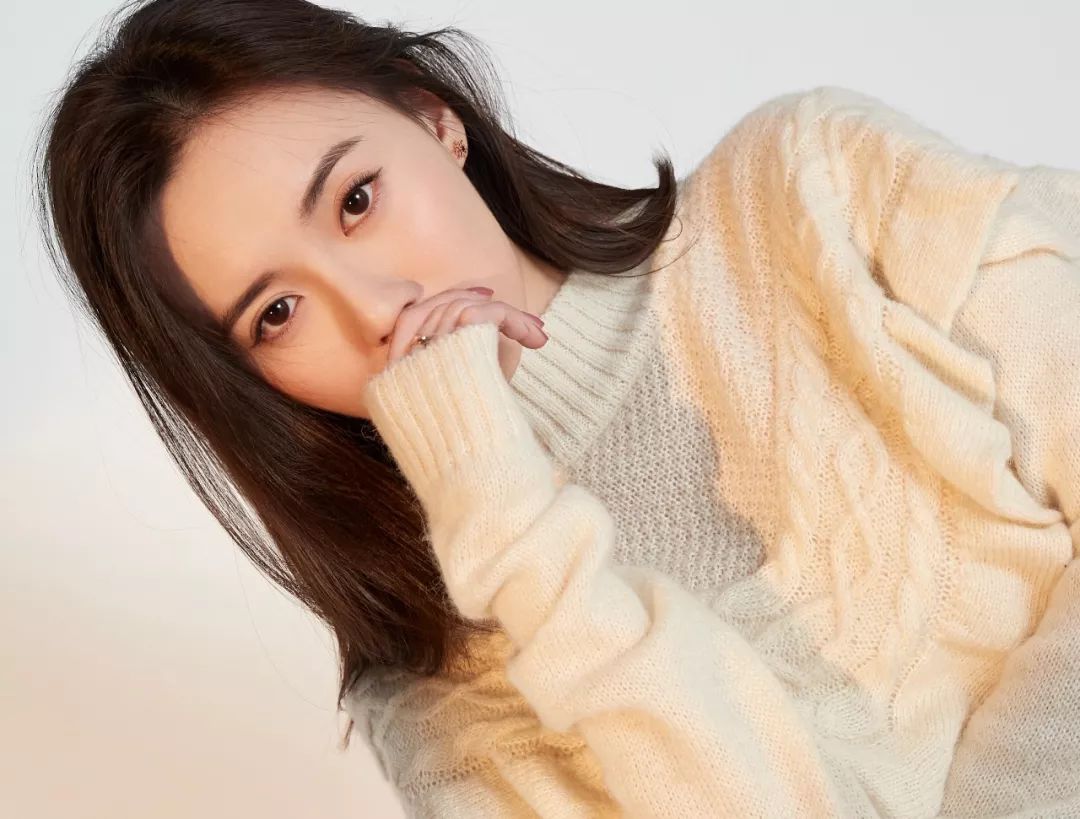 江铠同氧气美女图片,江铠同时尚写真