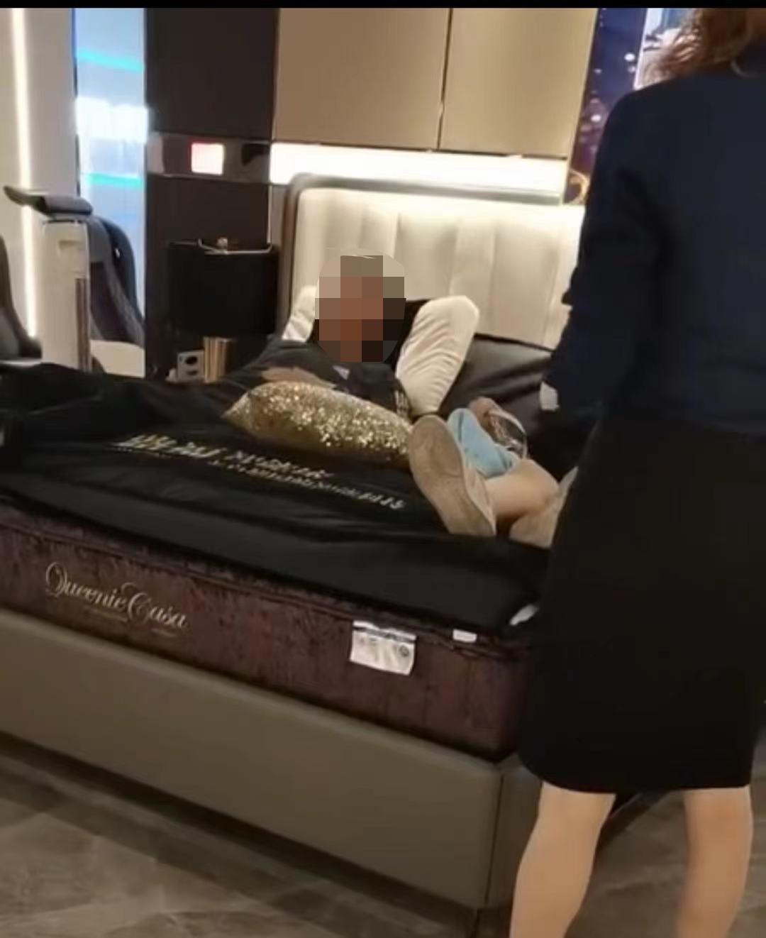 “Leader”先生买了款路福s323，用了1年，有话要说