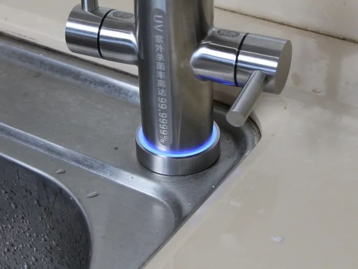 比起酒精、84消毒液，紫外线消毒器才是王牌