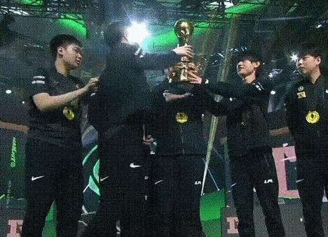 你可能不喜欢RNG.Xiaohu，但没人会讨厌李元浩