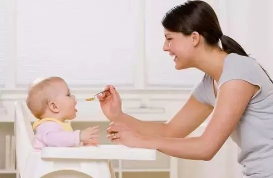 6个月宝宝吃米粉中毒差点夭折，冲米粉的10大误区，千万不要再犯