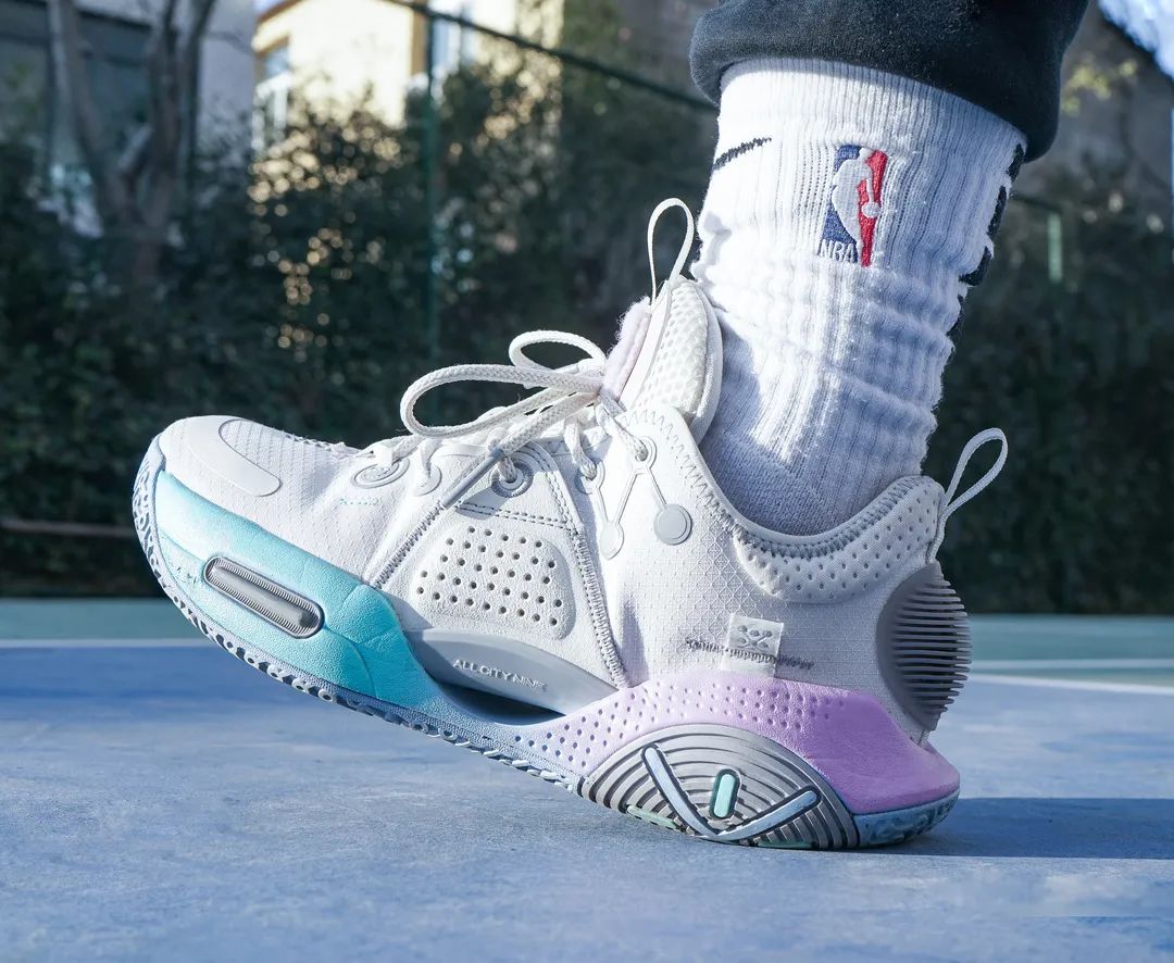 李宁全城9青年版有啥区别,李宁韦德之道全城9棉花糖